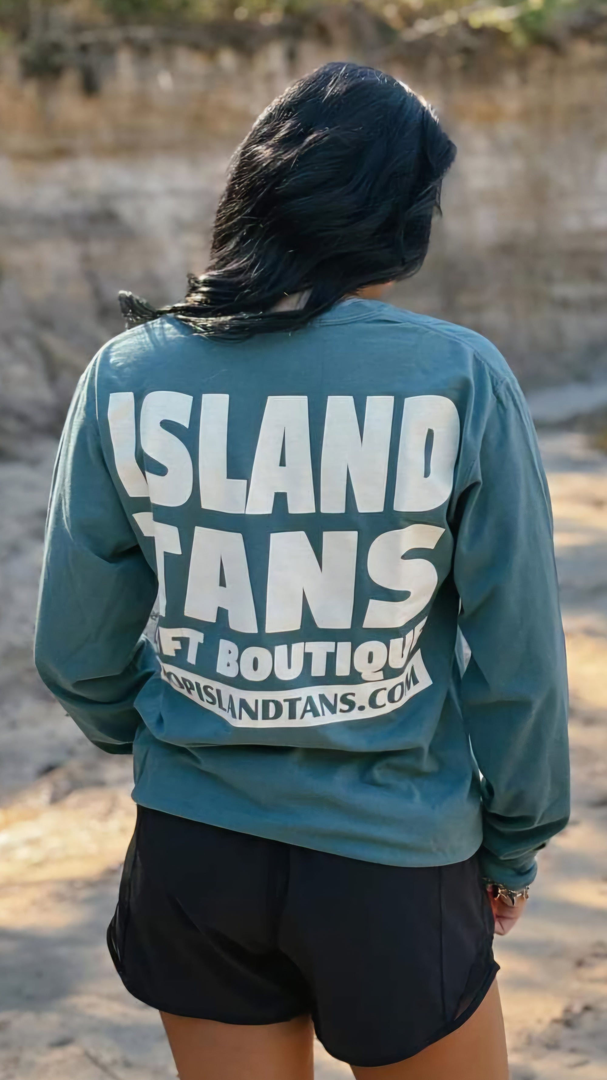 Island Tans Long Sleeve Logo Tee in Green