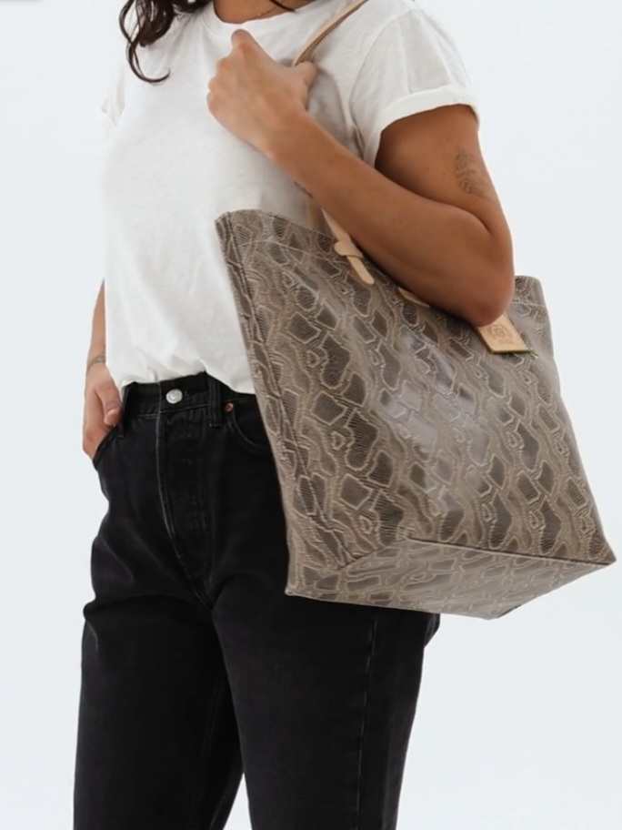 Consuela Daily Tote in Dizzy