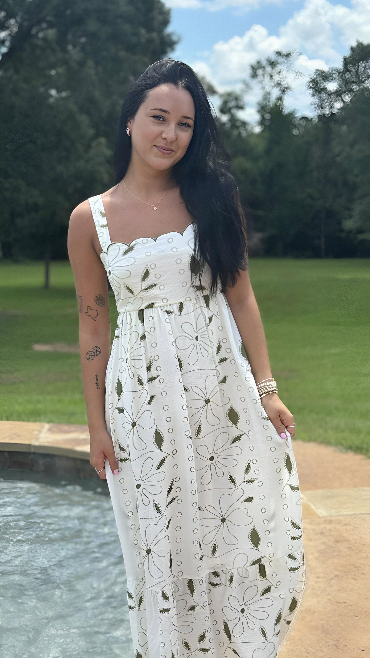 Floral Embroidery Scallop Trim Midi Dress in Moss Green