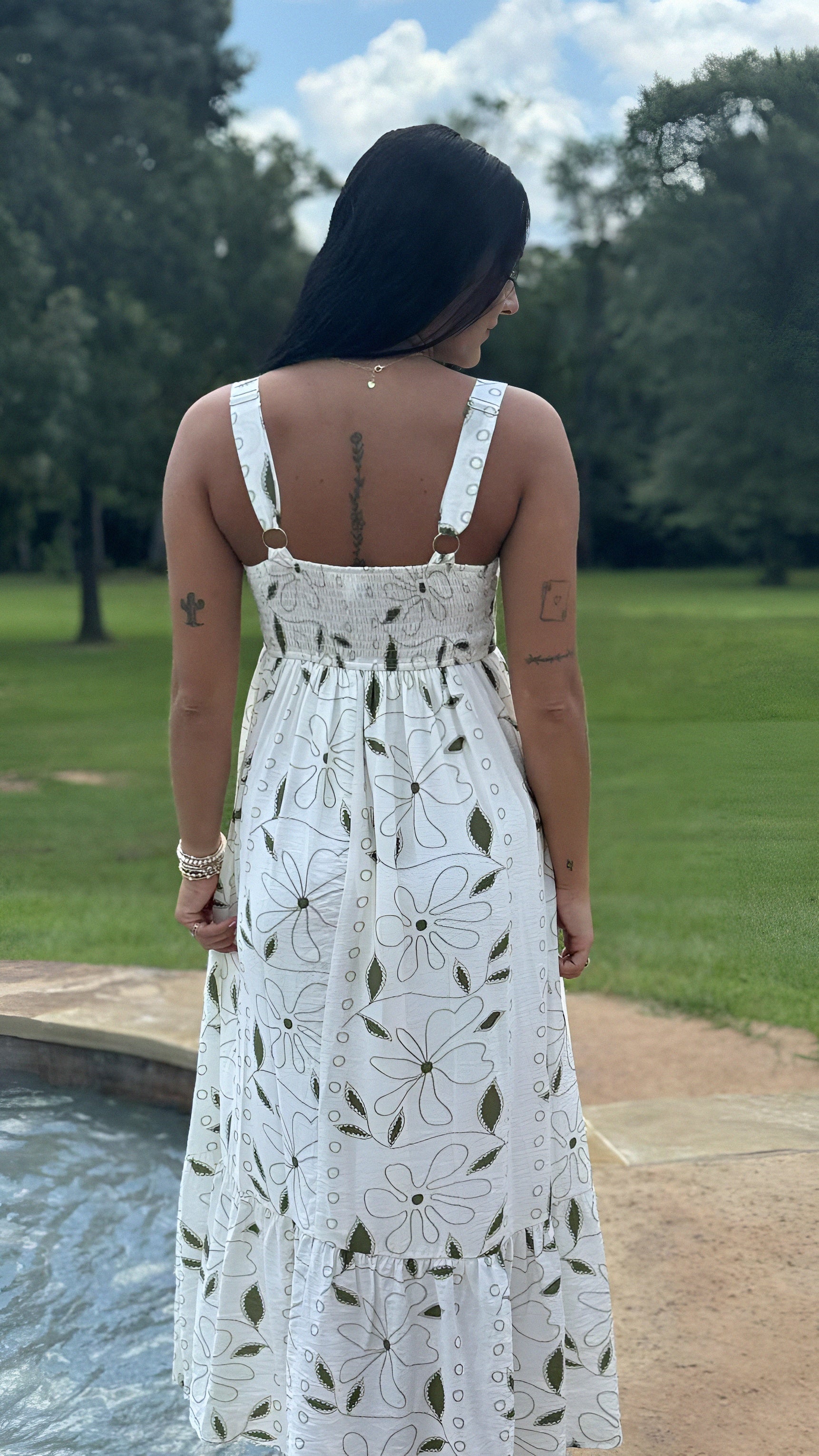 Floral Embroidery Scallop Trim Midi Dress in Moss Green